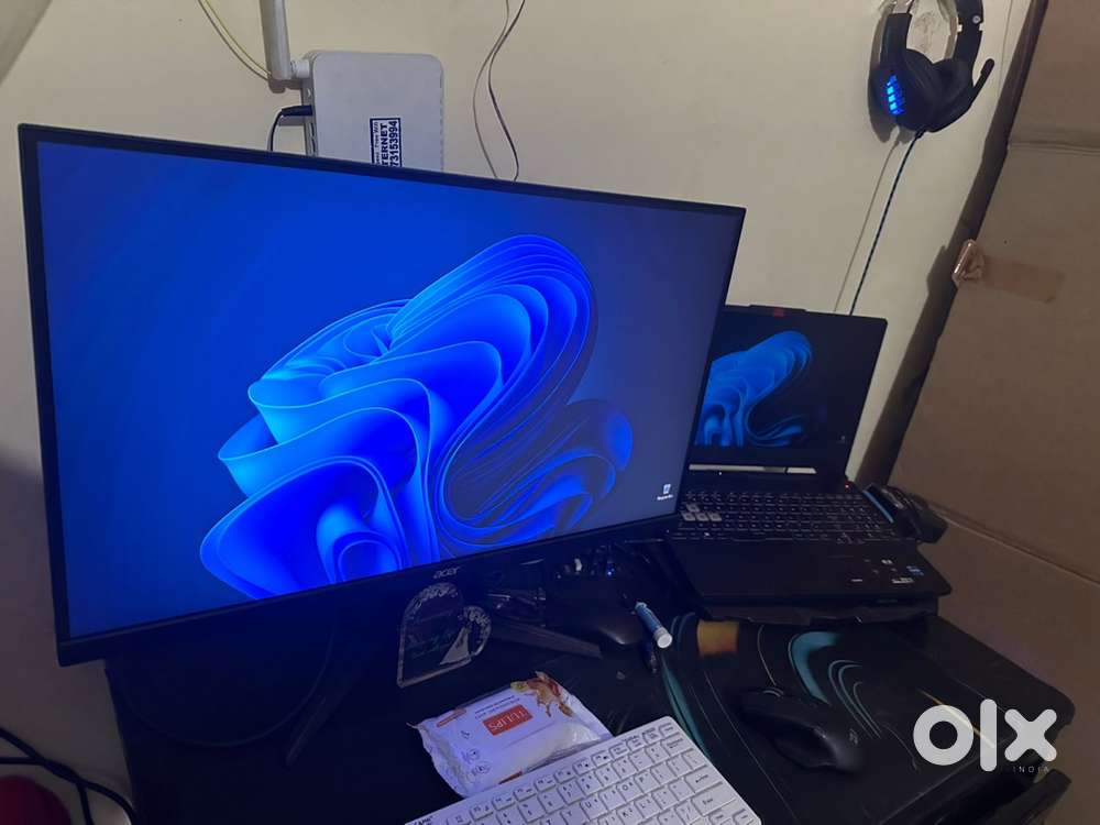 27” Acer Nitro 200Hz screen refresh rate only one month old