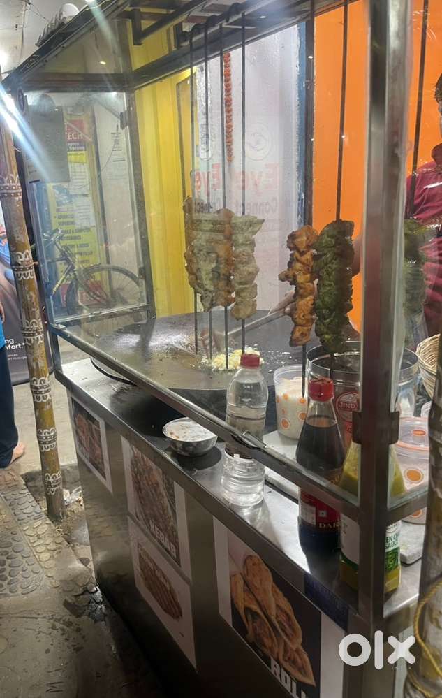 Fastfoood roll chow kebab counter