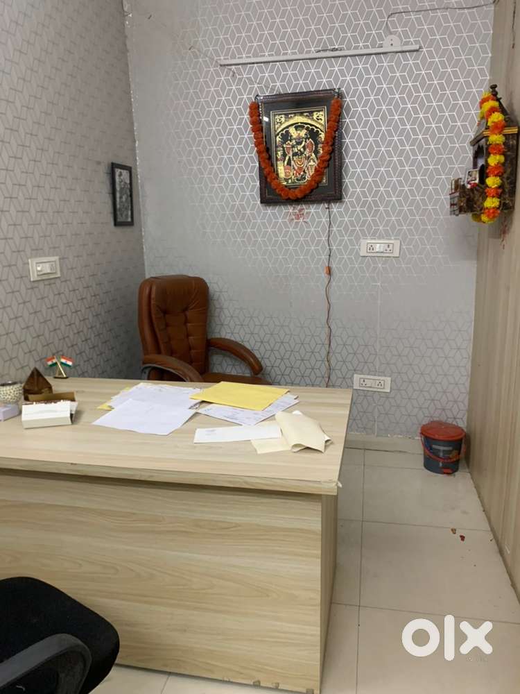 17 seats office for rent