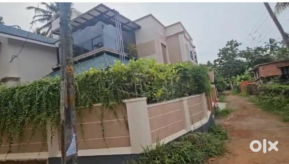 Brand New 2025 Home, at PRIME ULLOOR-AKKULM RD, 5 BHK, on 7 cents