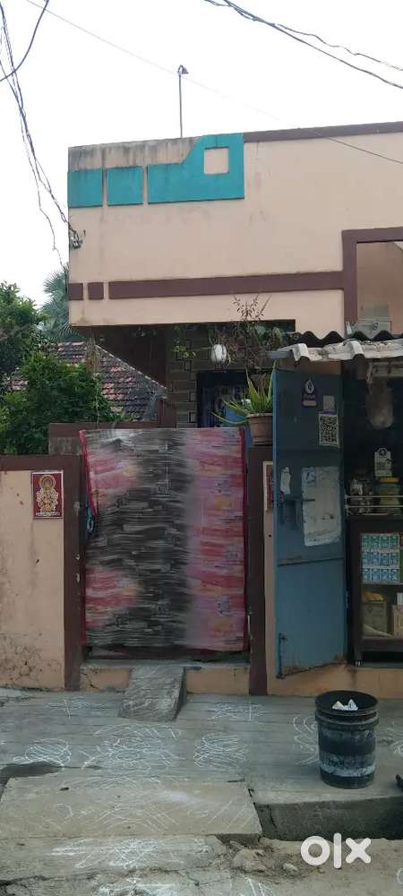 Total 4 rooms, 3 sents, walk by distence main road,good area