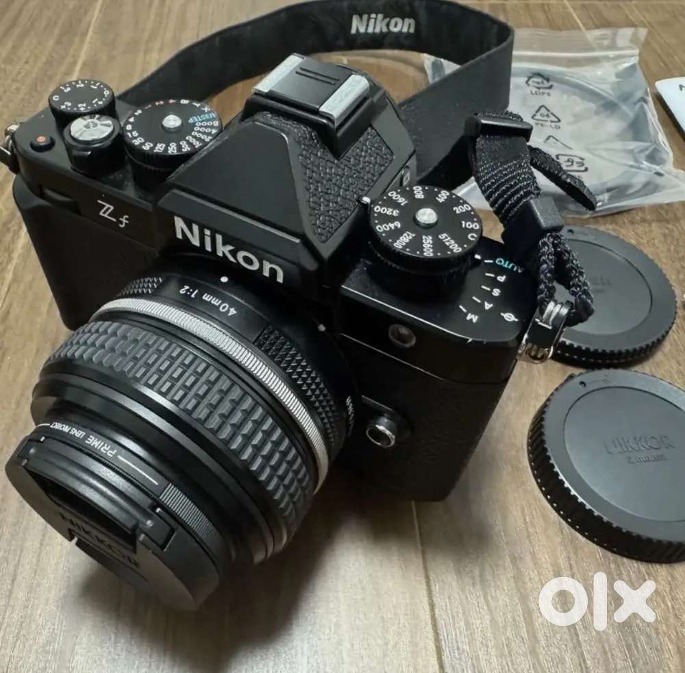 Nikon Zf Mirrorless Camera Kit 24.2mp Done 33 Shot Count w 40mm f2.1 L
