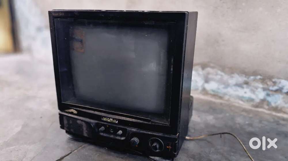 Old black and white TV