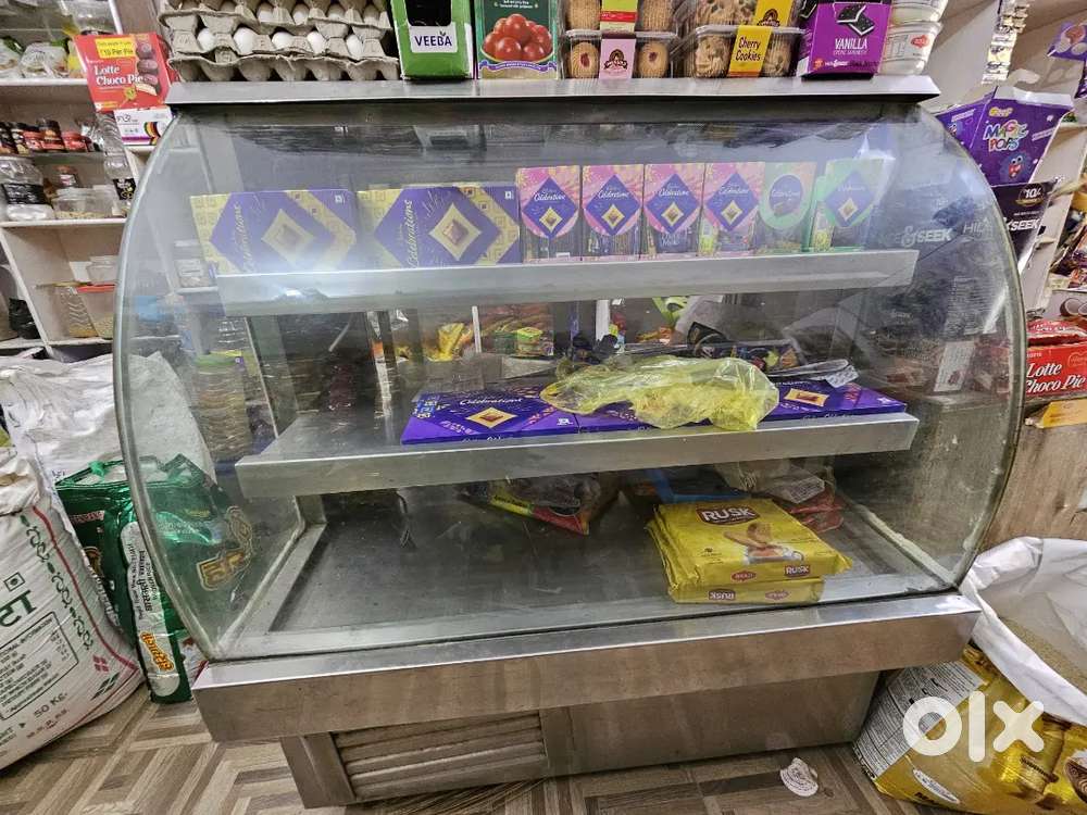 Display fridge freezer counter