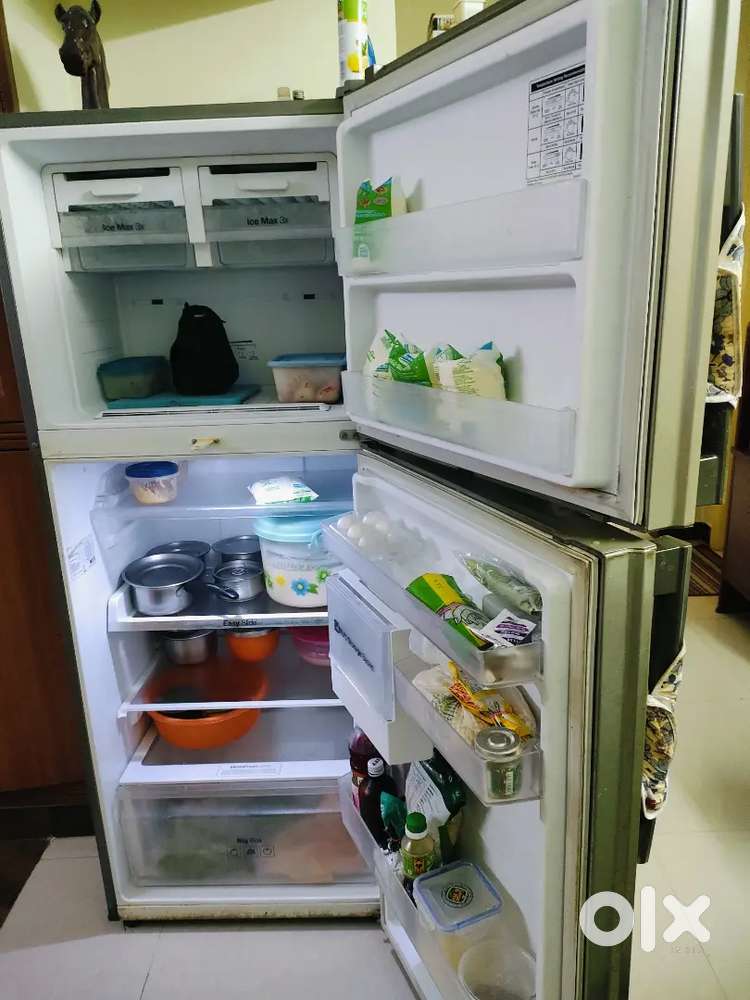 Refrigerator Samsung with good working condition