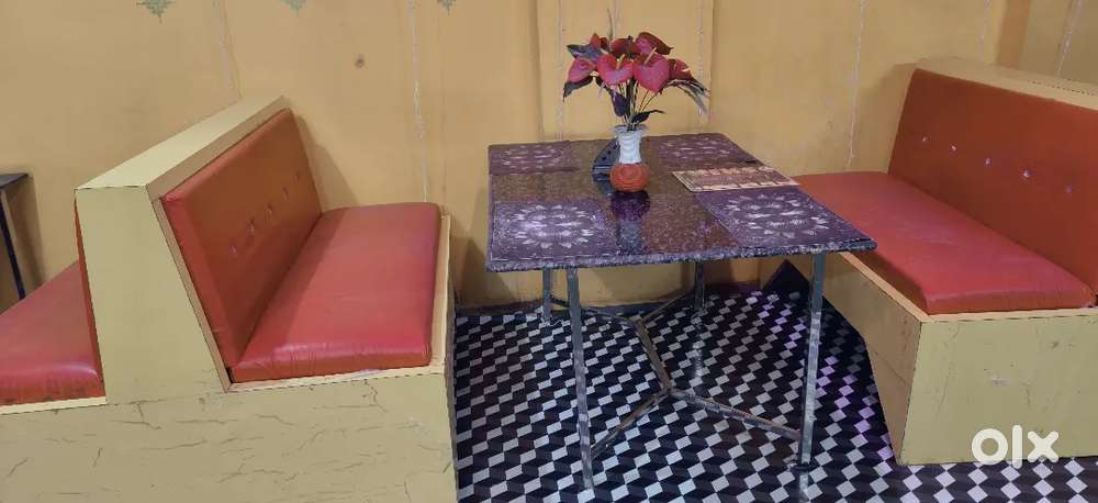 Sofa aur table 4set(marbel and iron stand)