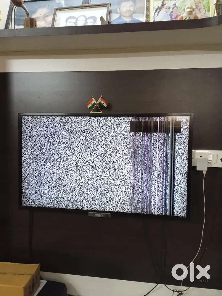 SONY 43 INCHES TV SMART