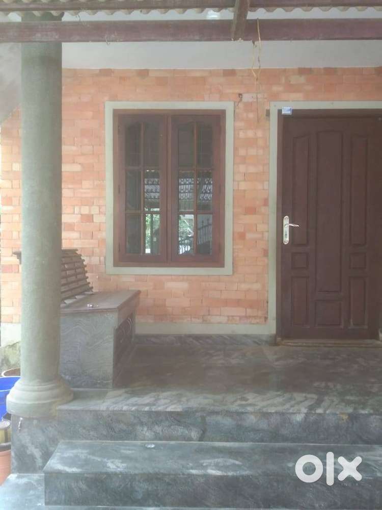 5cent plot with 2bhk house, with extra hall on upper floor & a well