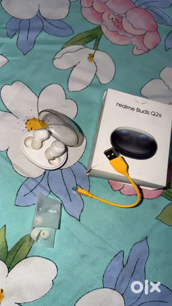 Realme buds Q2s