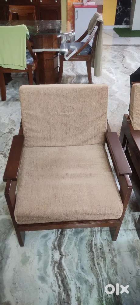 Shegun Sofa