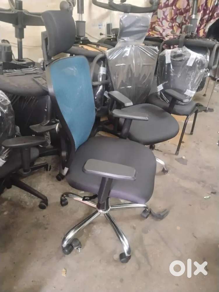 Used office high back rolling chair