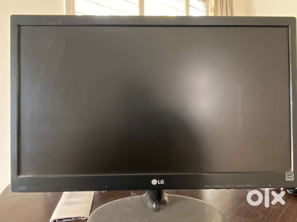 Combo of 24 inch Full HD Sony TV and 20 inch LG Montior