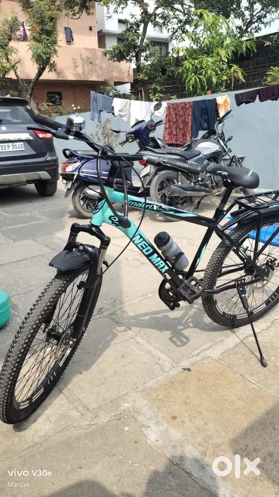 Cycle only 10 days old with bill and 1 year frame warranty