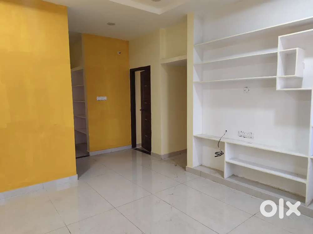 TOLET:2 BHK (Ground floor)