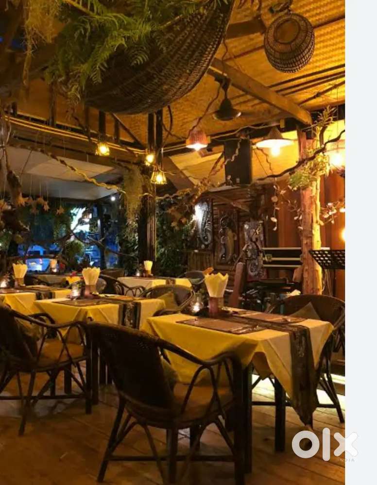 Waiteres / waiters / girls managaer