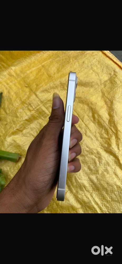 I phone 13 h.