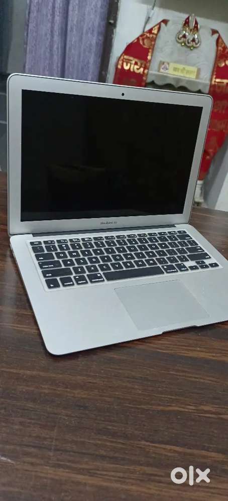 MacBook Air 13”  i5  8GB/128GB Excellent Condition Very Less Used