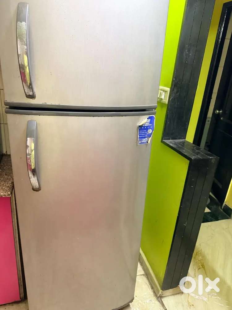 Whirlpool fridge double door 310 litre