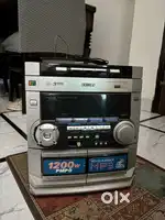 Vintage 5 in 1,  CD/DVD Player, casset player, FM Radio,  AUX, karaoke