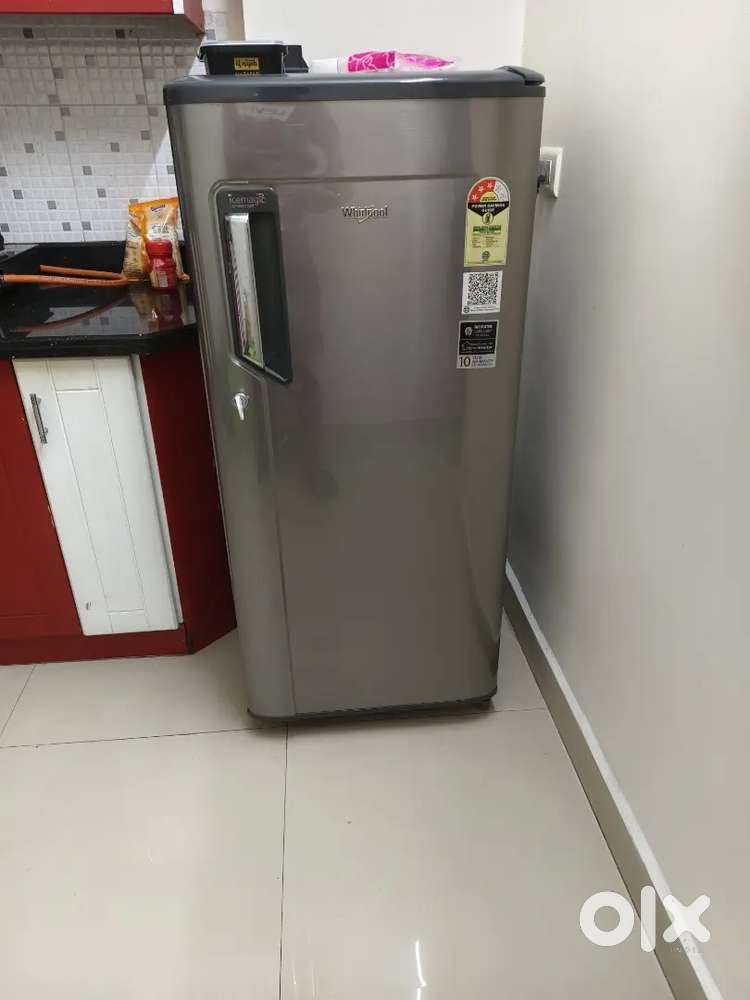 Medium size whirlpool brand fridge available in very good condition