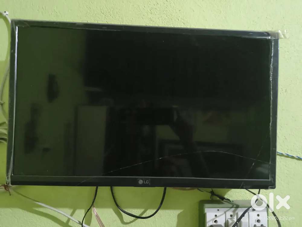 LG LED TV 24 .60 cm brand new only 6 month old