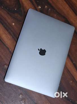Apple Macbook Pro i7 16GB Ram 512GB Apple SSD 5.5gbGraphics