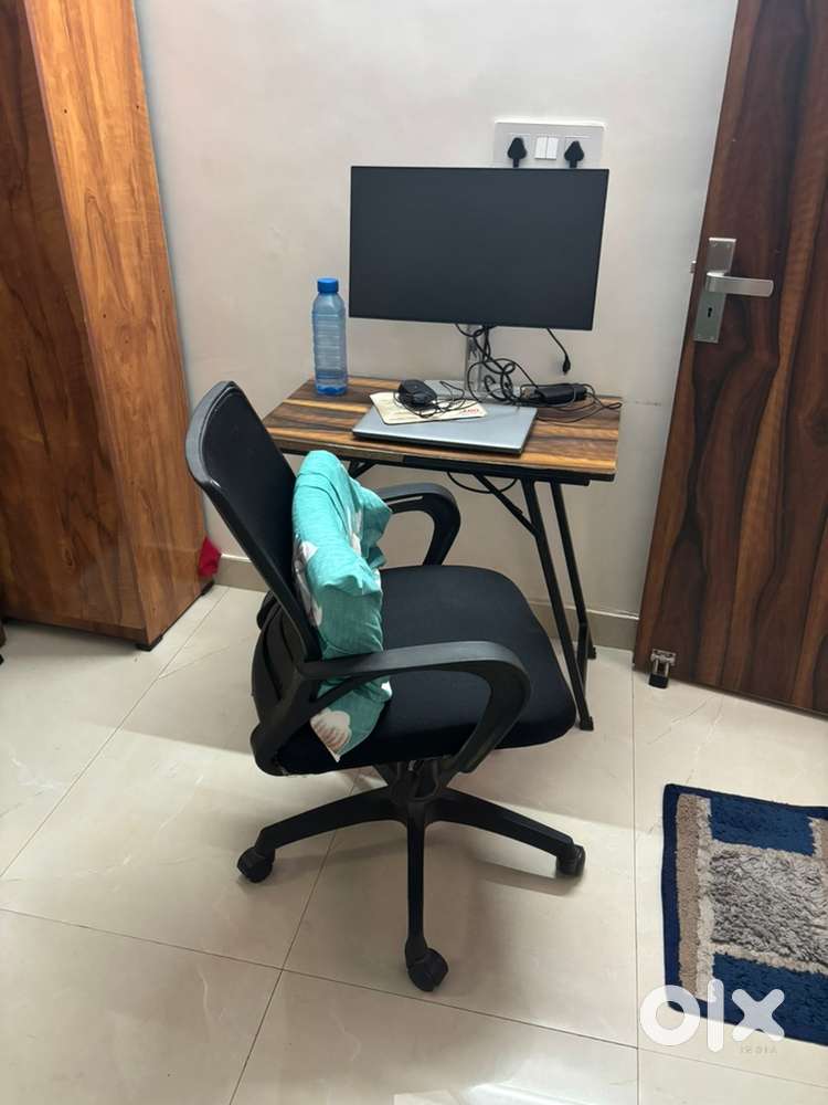 Computer table Chair