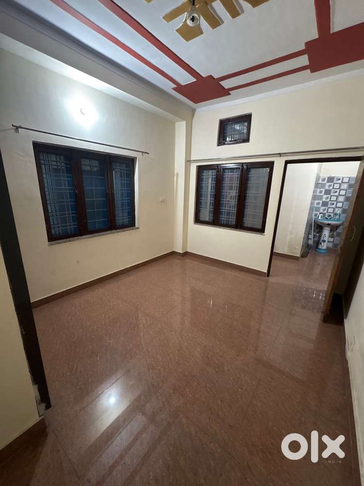 Flat sharing for boys only