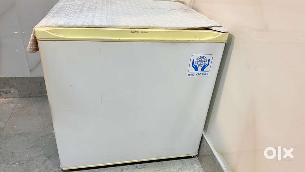 Sanyo compact Fridge