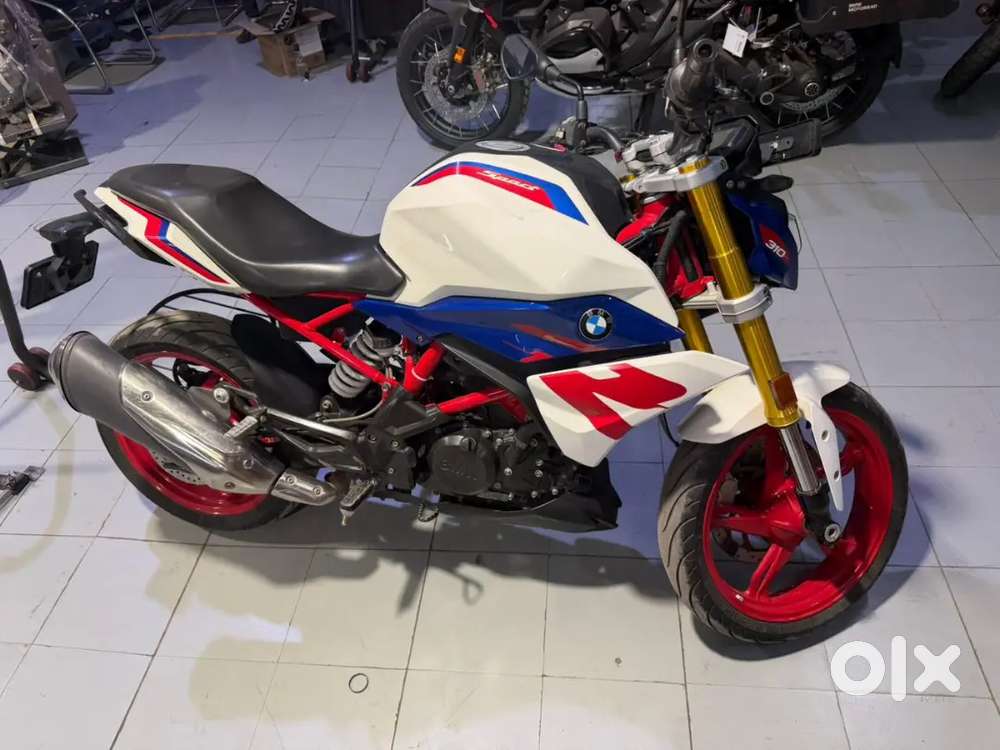 BMW G310 R