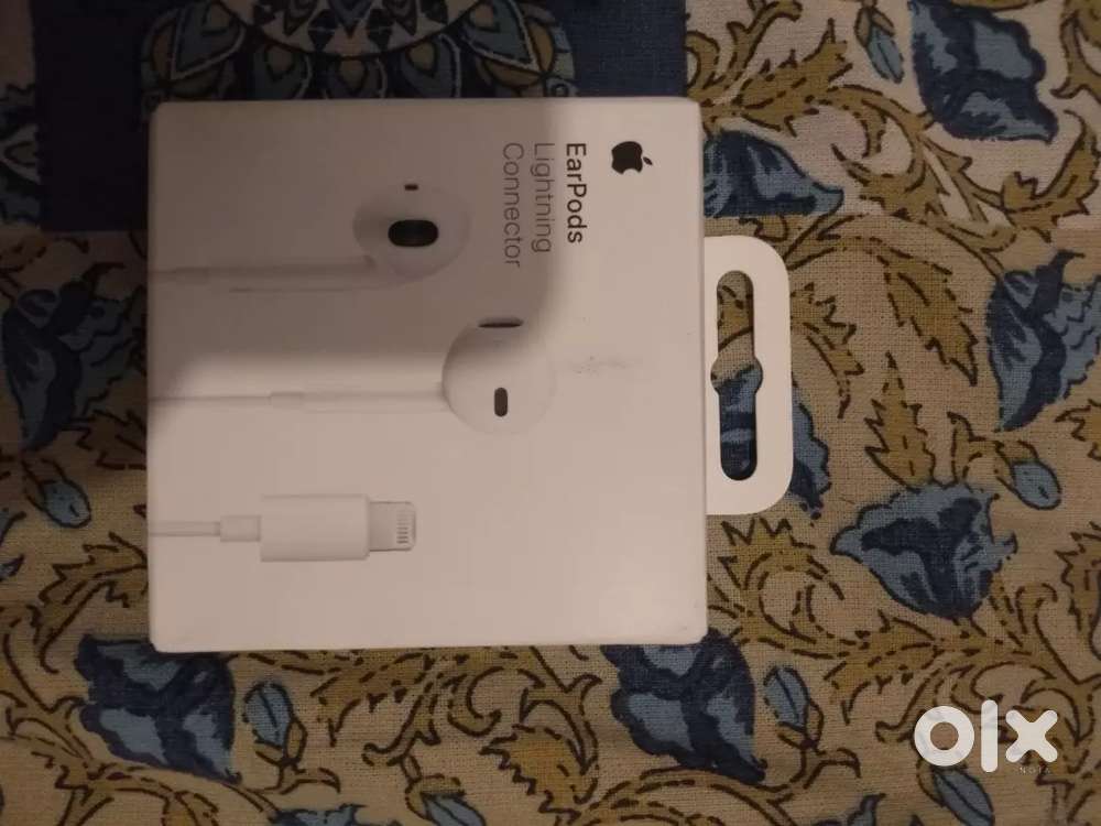 Apple wired earphone with lightning jack free