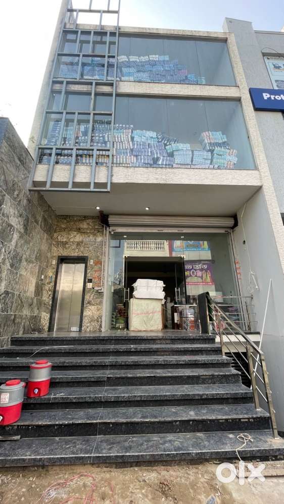 Commercial Showroom for Sale