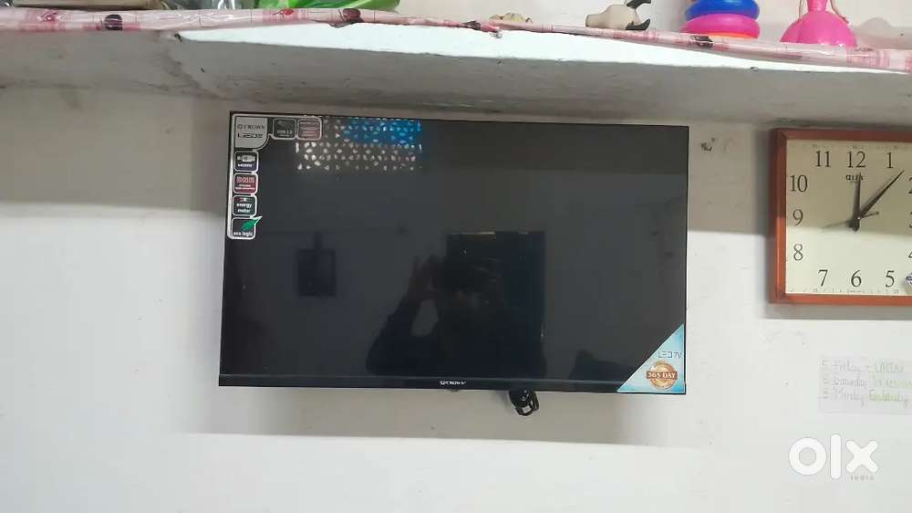 32 inch Crown led smart tv