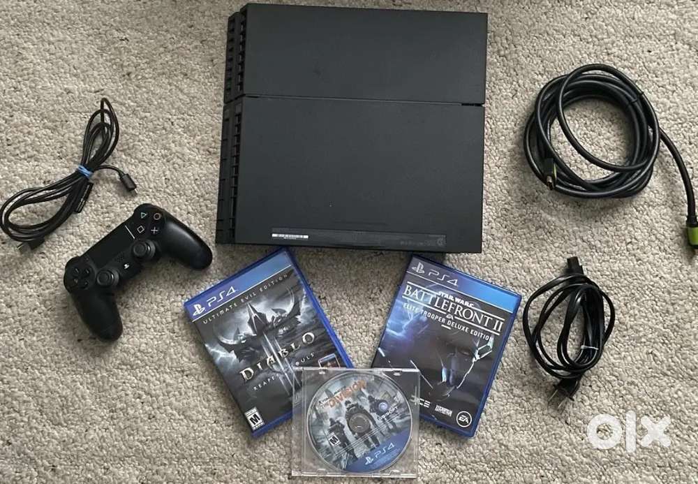 Sony PlayStation ( PS4 ) Console Bundle 500 GB Wireless Controller