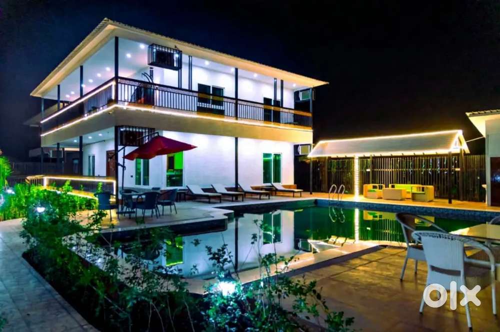 Female hiring for premium club