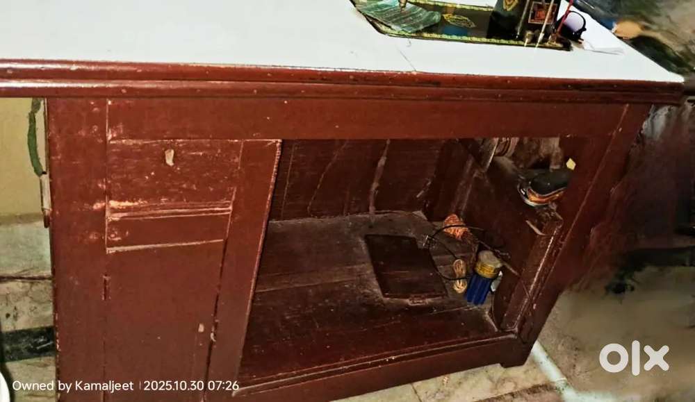 Embroidery machine counter with motor installed