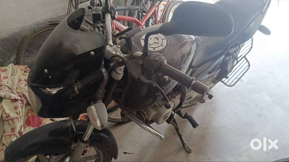 Pulsar 150
