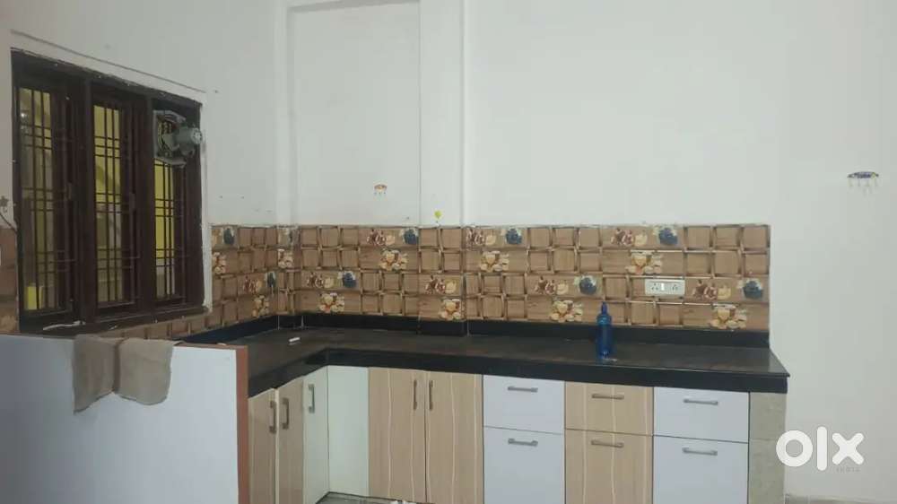 Flat on rent near LPS unnao PD Nagar