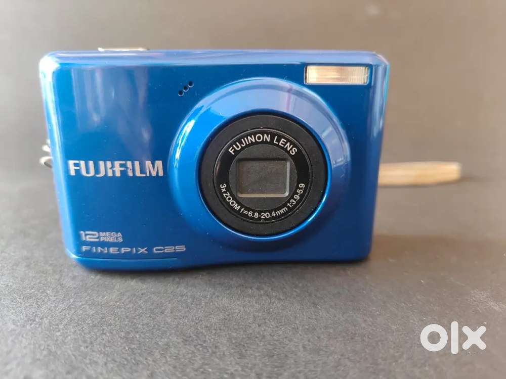 For sale : FujiFilm C25( 12 MP) Digital Camera