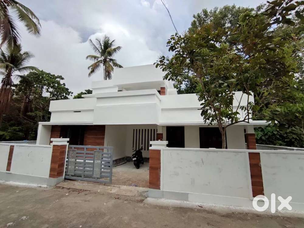 1860SqFt ,5cent ,3bhk new villa near Thrissur Medical college