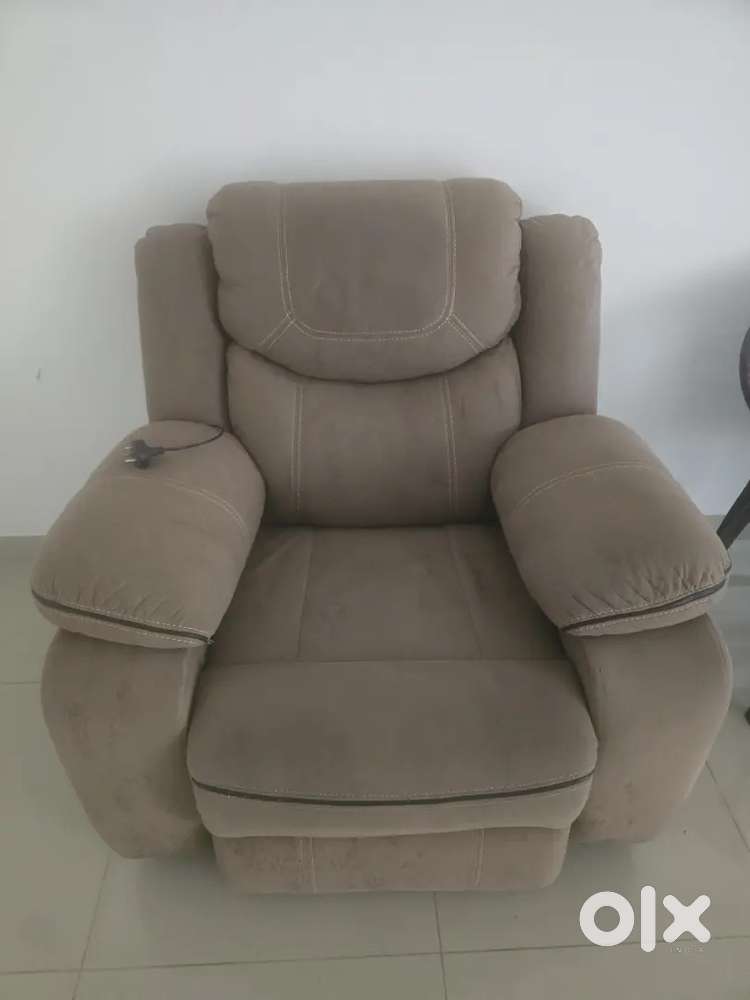 Electronic recliner