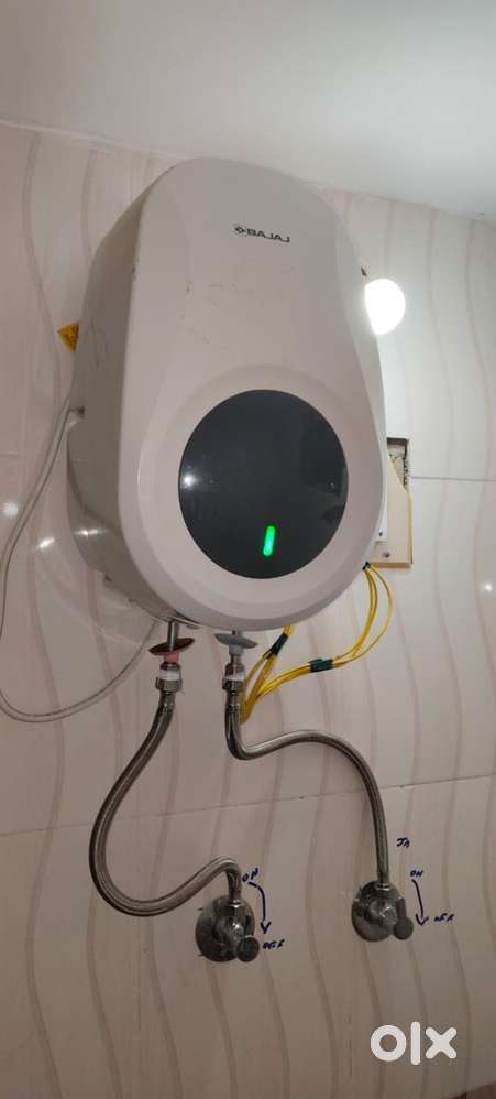 bajaj 5L geyser good condition only 1 year old