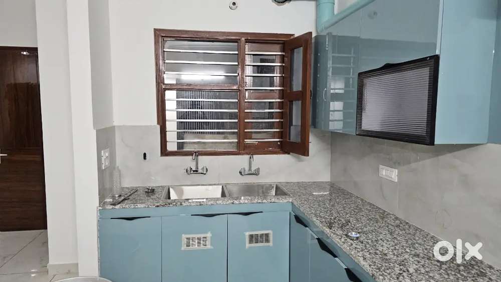 Furnished 3 bhk floor in 250 gaj kothi sector-123Mohali for rent