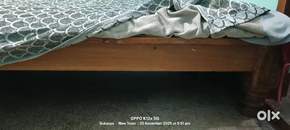 Single lower wood bed