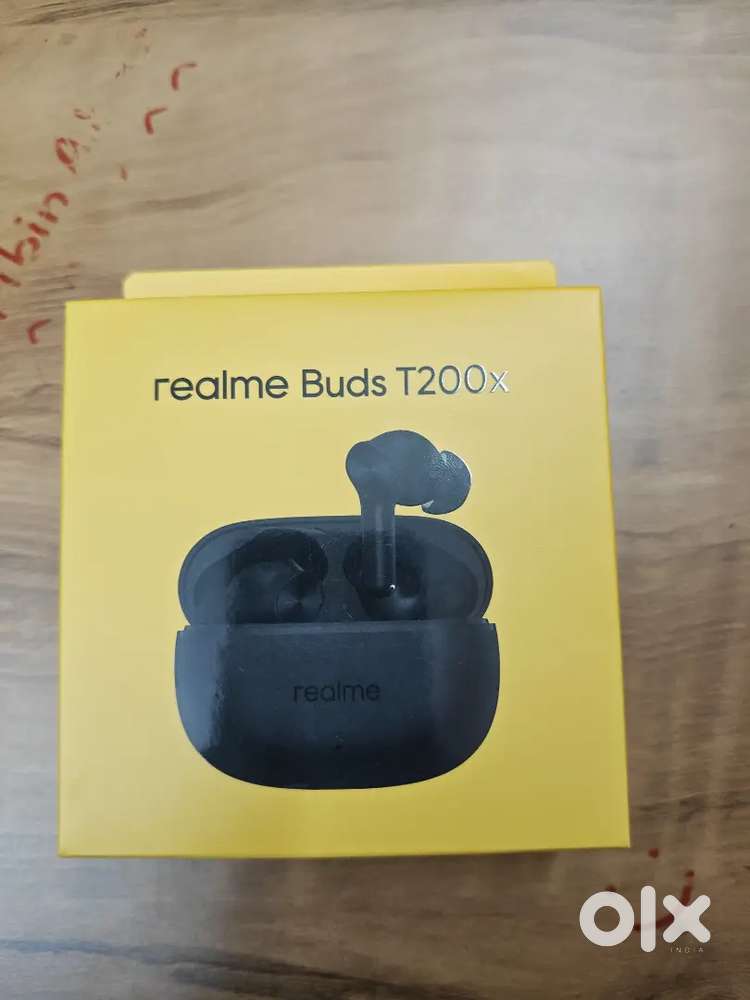 Brand New Realme buds tws T200X for Rs.1000.Bought it 3 days ago.