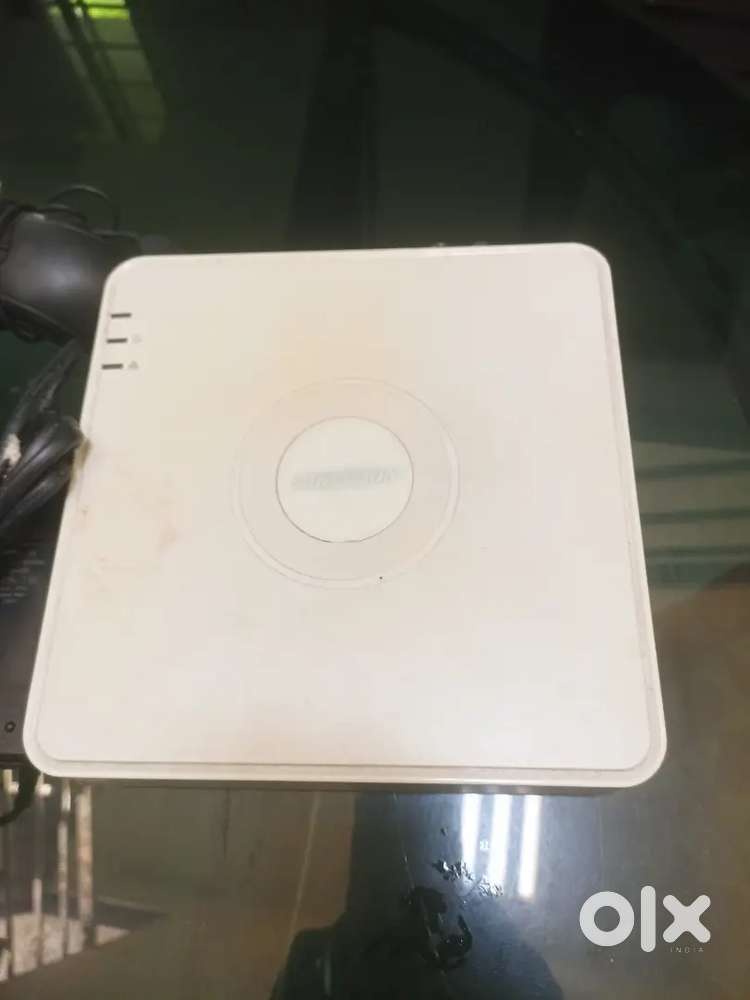 Hikvision dvr camera 3nos