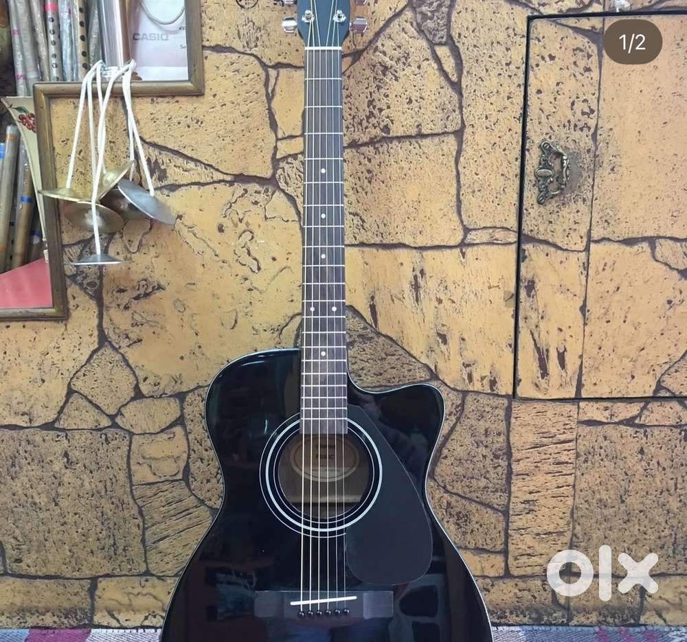 Guitar Yamaha Fs80C Black Colour