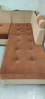 Sofa sell  6 seater cushion with 2 puffy end center table