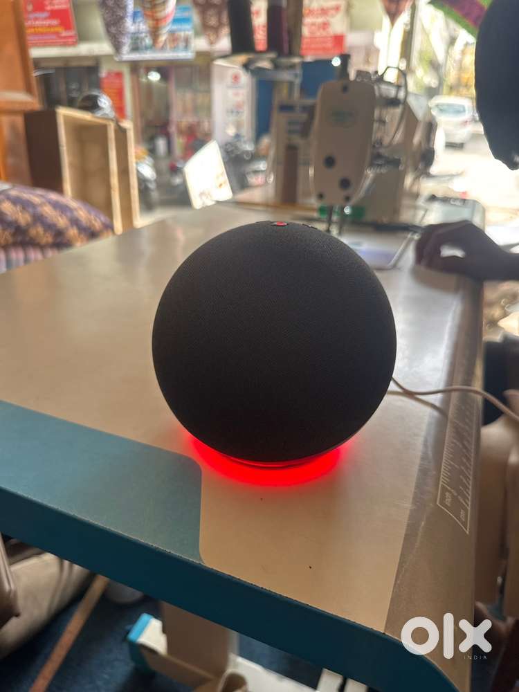 Alexa Echo 4th gen powered by Dolby 1month used only offer perice
