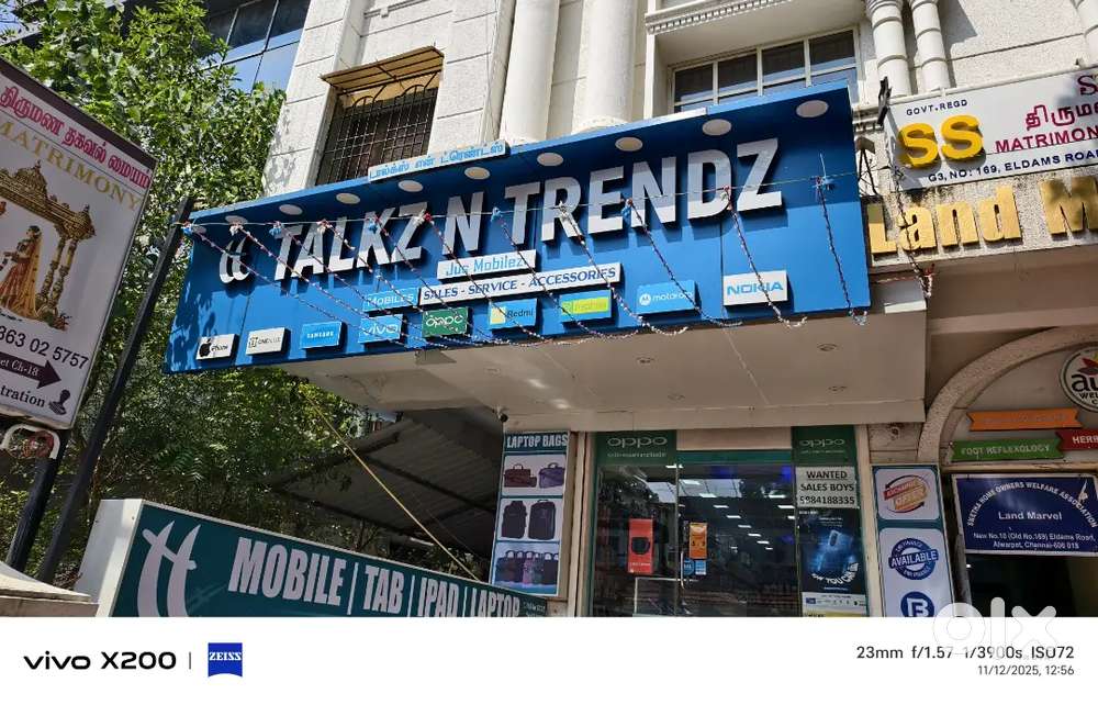 Mobiles Showroom Sales